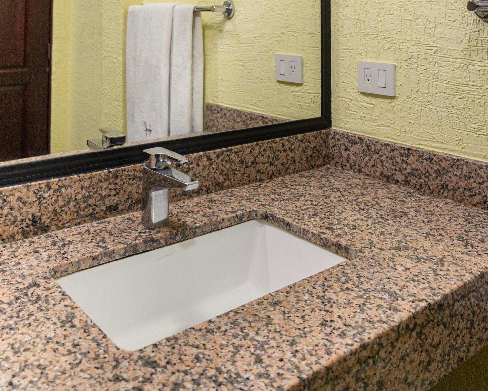 Hotel Fenix Tapachula Ngoại thất bức ảnh